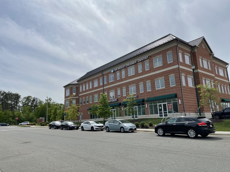 4565 Daisy Reid Ave, Woodbridge, VA for sale - Building Photo - Image 2 of 6