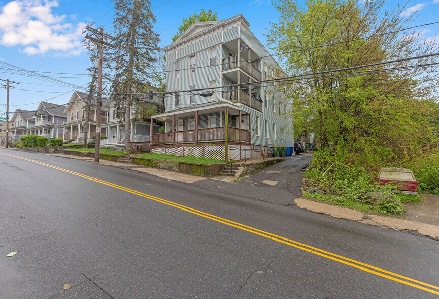 46 Washington St, Waterbury, CT à vendre - Photo du bâtiment - Image 3 de 15