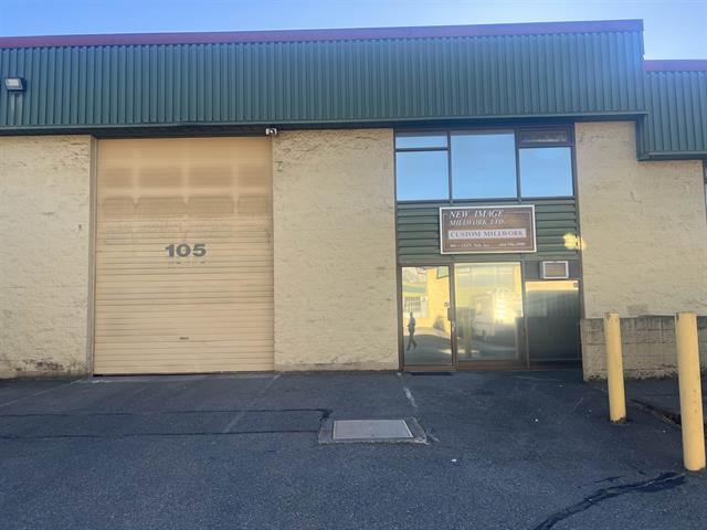 13375 76 Av, Surrey, BC à vendre - Photo du bâtiment - Image 2 de 3