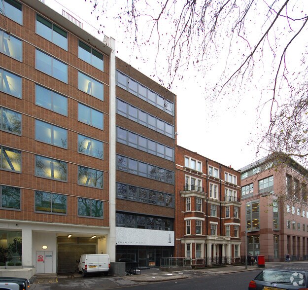 34 Red Lion Sq, Londres à louer - Photo du bâtiment - Image 3 de 3