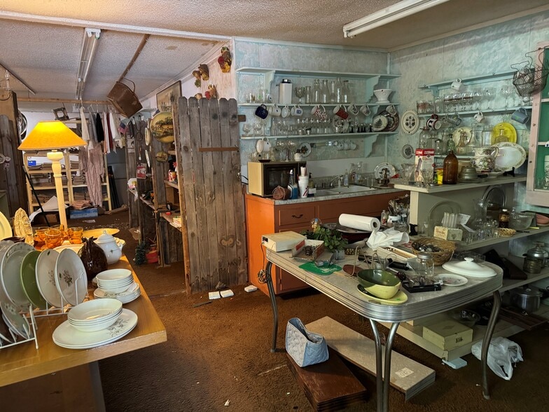 401 W Belt Line Rd, Cedar Hill, TX for sale - Building Photo - Image 3 of 4