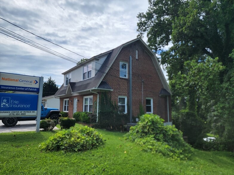 115 W Blue Ridge St, Stuart, VA for sale - Primary Photo - Image 1 of 23