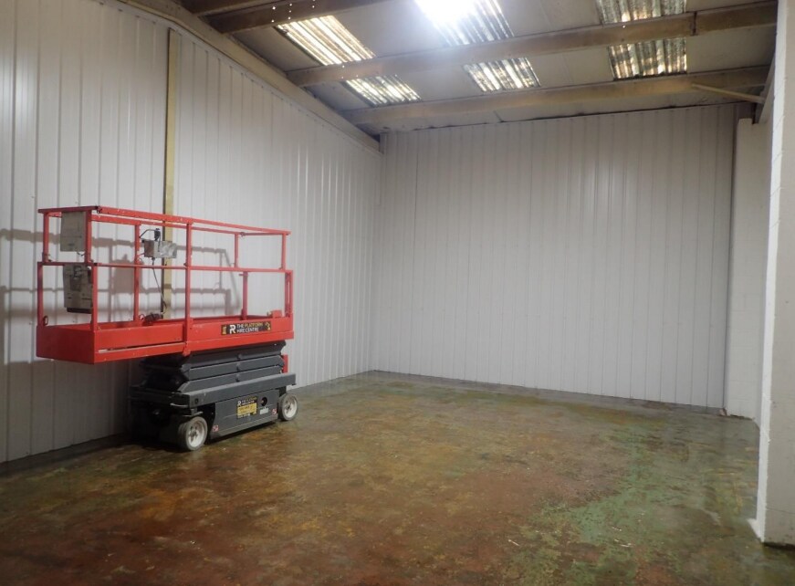 1180 Aldridge Rd, Birmingham for lease Interior Photo- Image 1 of 3