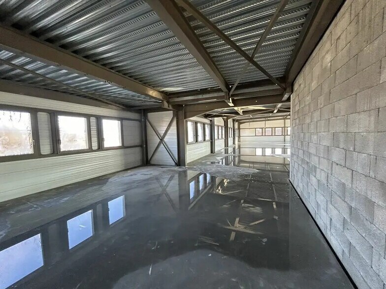 Office in Le Thor for lease - Building Photo - Image 3 of 5