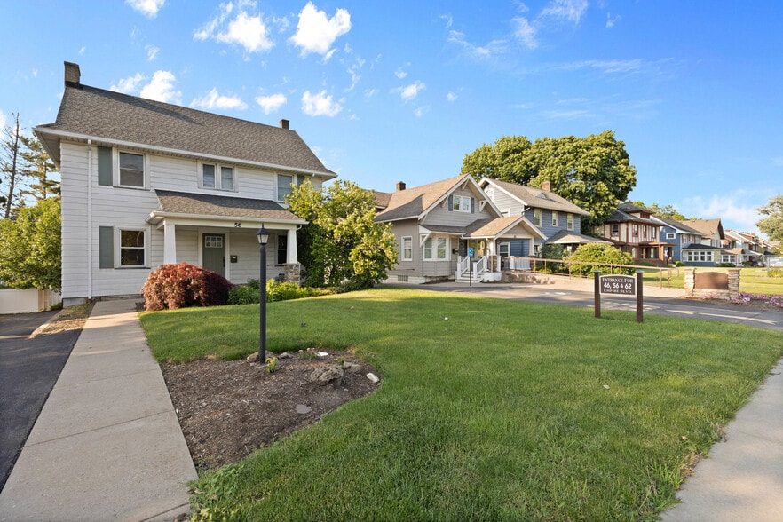 62 Empire Blvd, Rochester, NY à vendre - Photo du bâtiment - Image 1 de 62