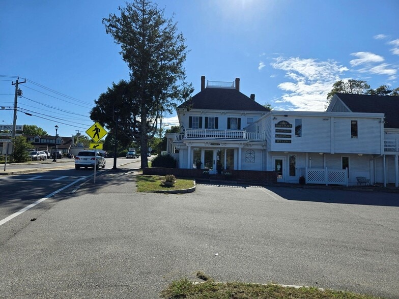 60 MA-6A, Orleans, MA à vendre - Photo du bâtiment - Image 3 de 5