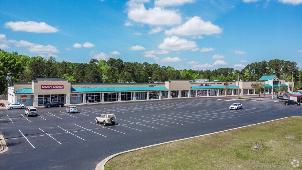 600-620 Cedar Creek Rd, Fayetteville, NC for lease - Building Photo - Image 3 of 3