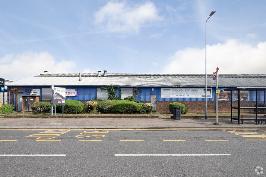 25 Thames Rd, Barking à louer - Photo du bâtiment - Image 2 de 2