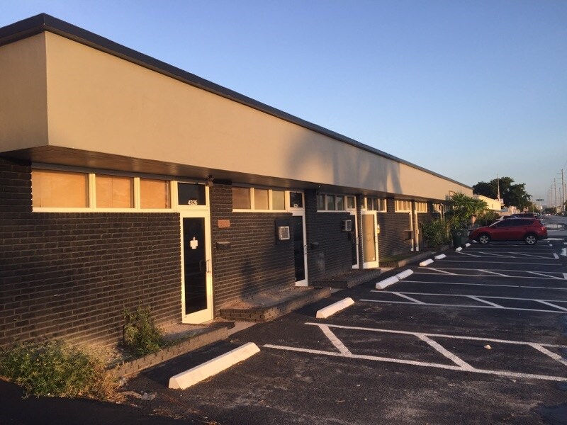 4310-4326 NE 5th Ave, Oakland Park, FL à vendre Photo du bâtiment- Image 1 de 1