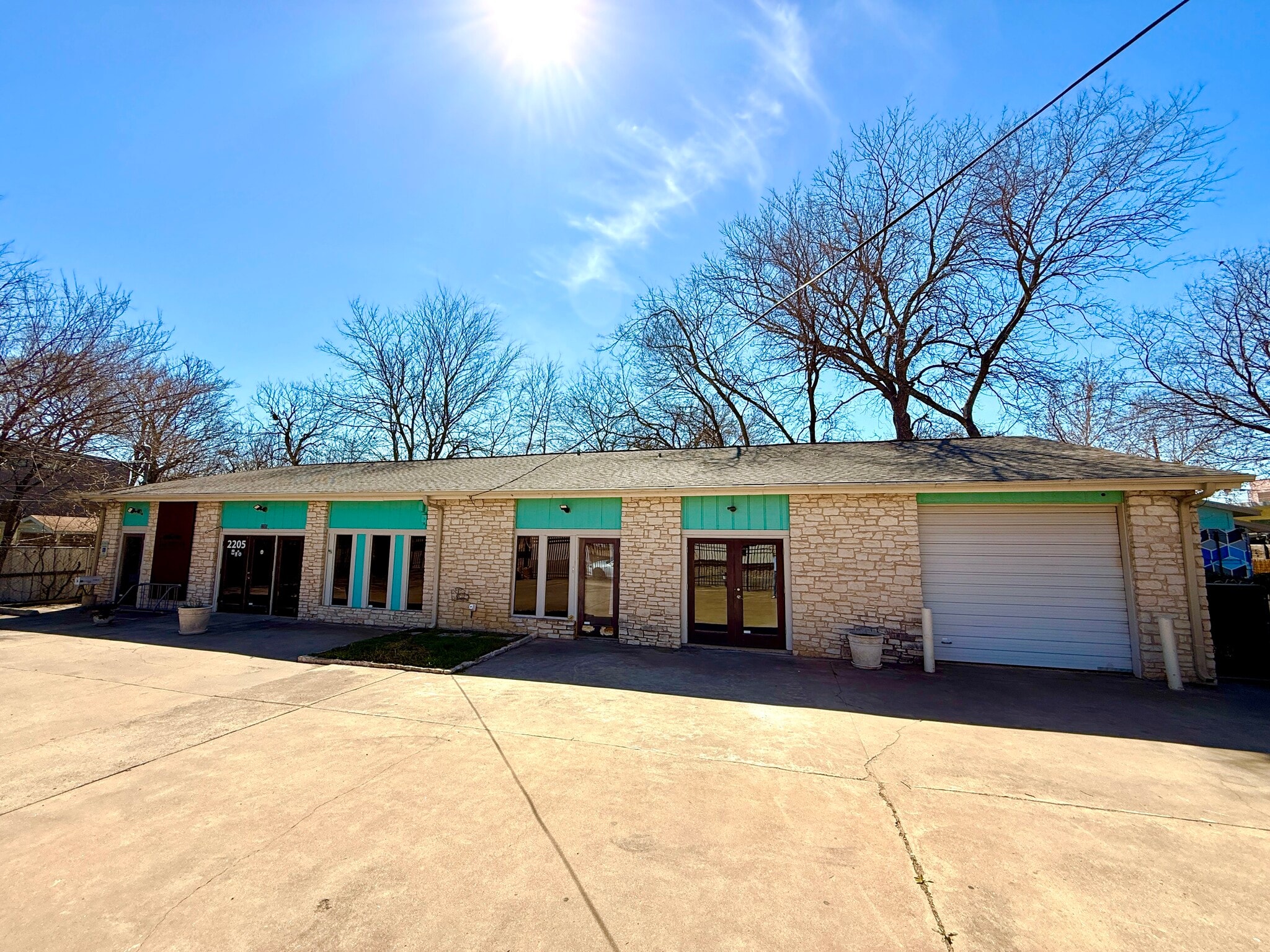 2205 E 5th St, Austin, TX for lease Primary Photo- Image 1 of 12