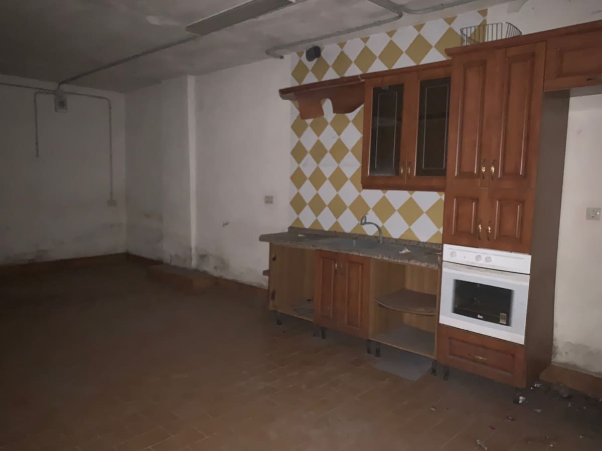 Coria, CAC 10800 - Unit - - - Interior Photo - Image 1 of 6