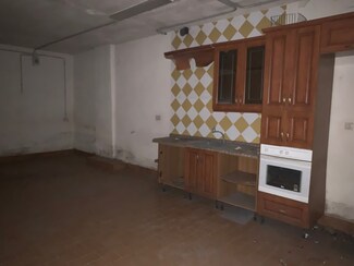 Plus de détails pour Multi-résidentiel à vendre