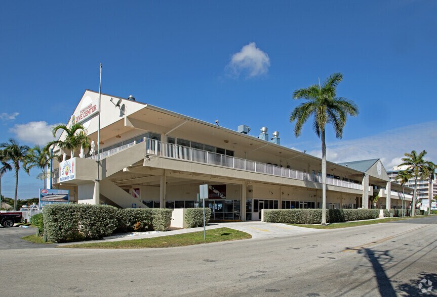 101 N Riverside Dr, Pompano Beach, FL à louer - Photo du bâtiment - Image 2 de 9