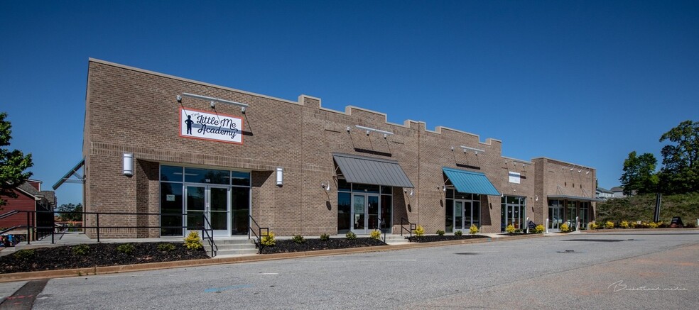 108 Wicker Park Ave, Greer, SC for lease - Building Photo - Image 1 of 3