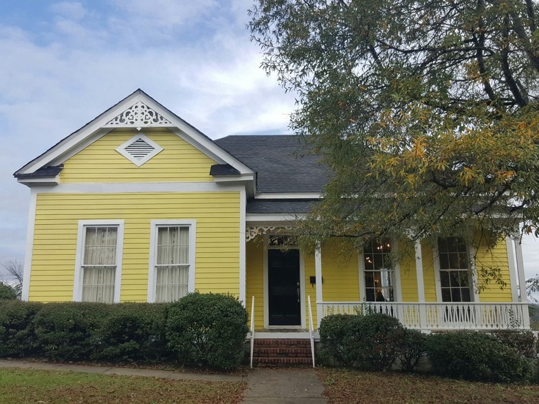 3 Rental Homes - 3-4 Units Per Home portfolio of 3 properties for sale on LoopNet.ca - Primary Photo - Image 3 of 4