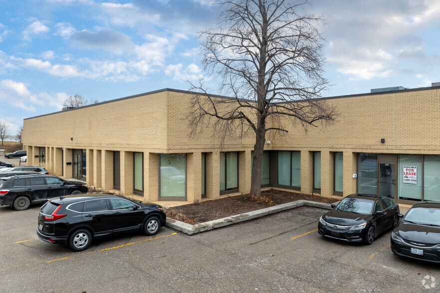 1655-1721 Flint Rd, Toronto, ON for lease - Building Photo - Image 2 of 3