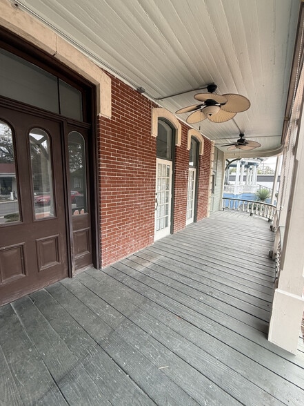 926 S Alamo St, San Antonio, TX for lease - Building Photo - Image 2 of 5