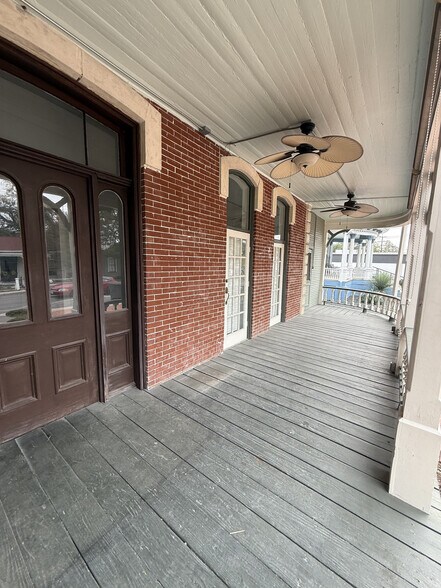 926 S Alamo St, San Antonio, TX à louer - Photo du bâtiment - Image 2 de 5