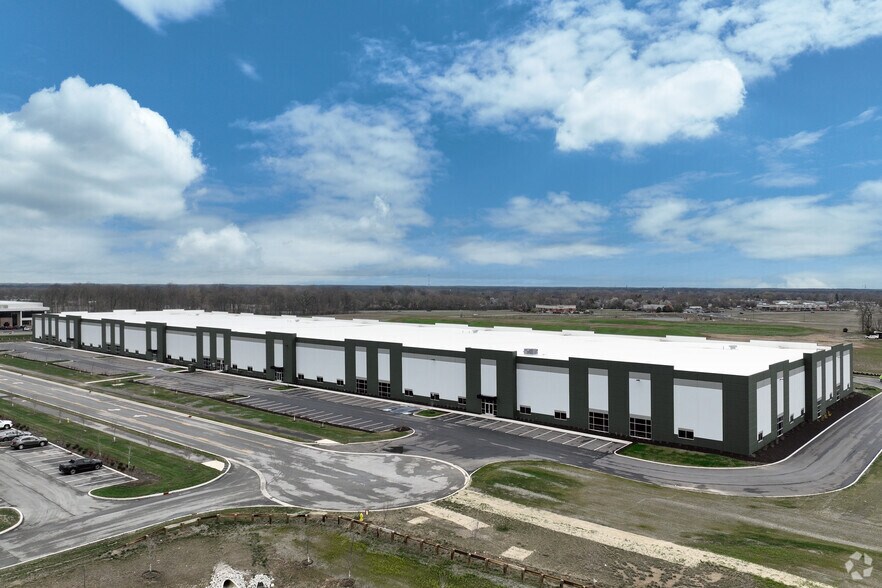 9618 E 153rd St, Noblesville, IN à louer - Photo du bâtiment - Image 3 de 6