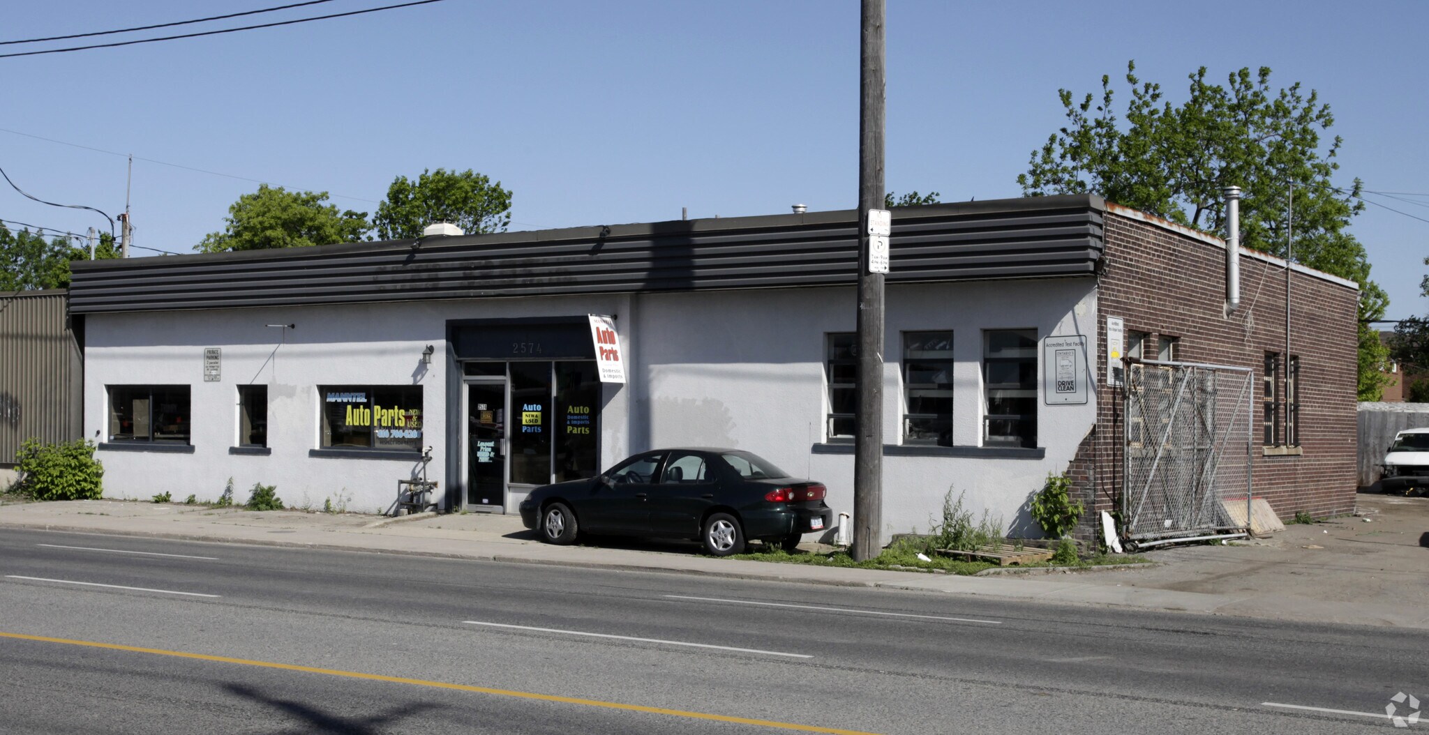 2574-2576 St Clair Ave, Toronto, ON à vendre Photo principale- Image 1 de 1