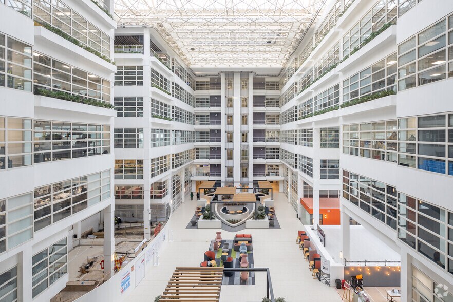 Forbury Rd, Reading for lease - Lobby - Image 3 of 95