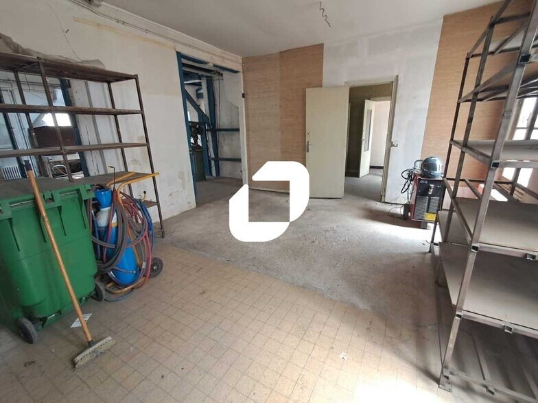 Flex dans Montrouge à louer - Photo du bâtiment - Image 3 de 14