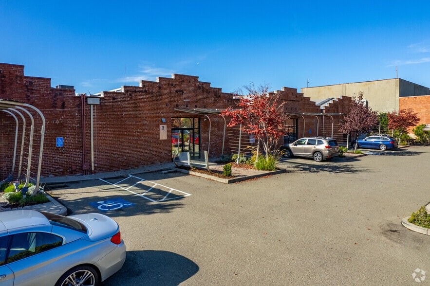 1266 66th St, Emeryville, CA for lease - Primary Photo - Image 1 of 5