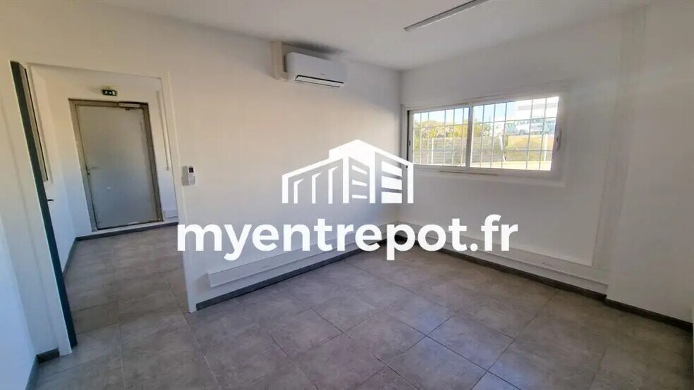 Flex in Vitrolles for lease - Interior Photo - Image 3 of 7