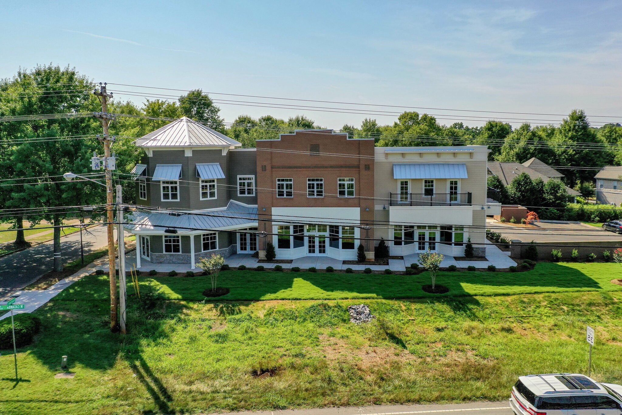 18620 W Catawba Ave, Cornelius, NC for sale Building Photo- Image 1 of 19