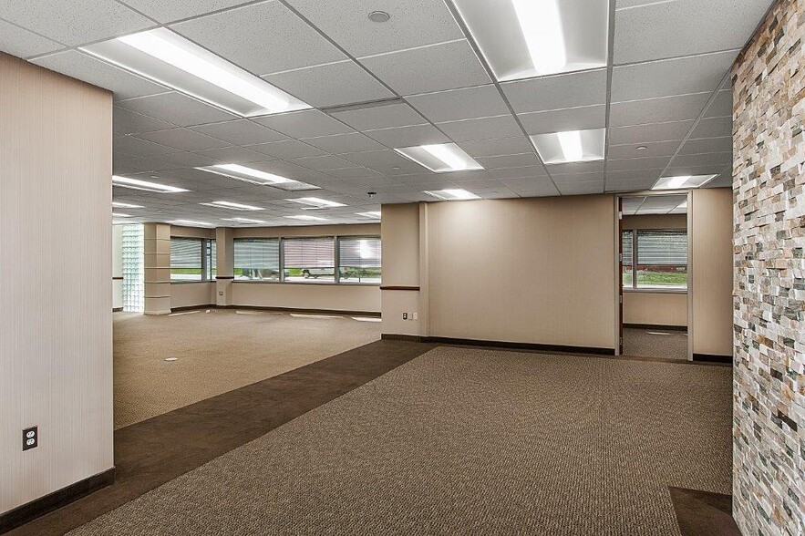 3150 Livernois Rd, Troy, MI for lease - Interior Photo - Image 3 of 14