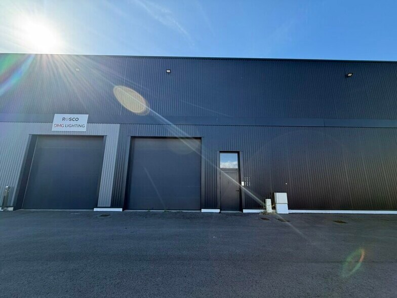 53 Avenue Carnot, Neuville-sur-Saône à louer - Photo du bâtiment - Image 3 de 29