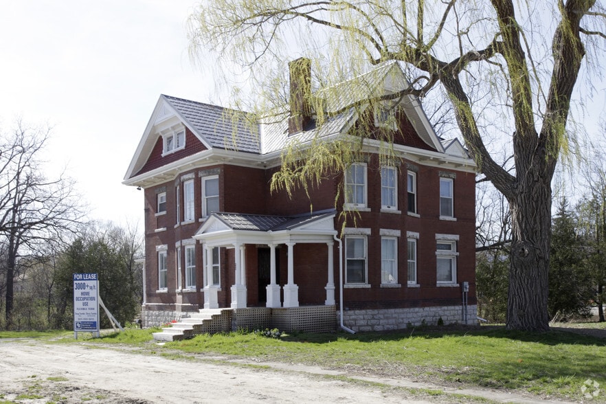 415 Davis Dr, Newmarket, ON for sale - Building Photo - Image 1 of 1