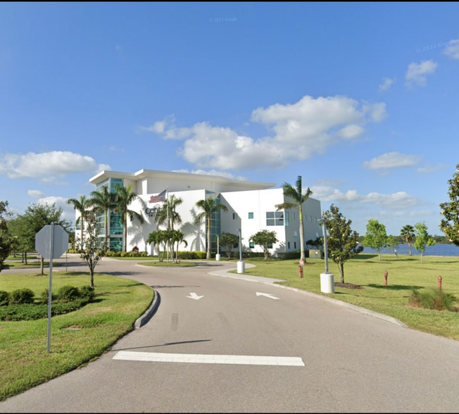 4081 Lakewood Ranch Blvd, Sarasota, FL for lease - Building Photo - Image 2 of 30