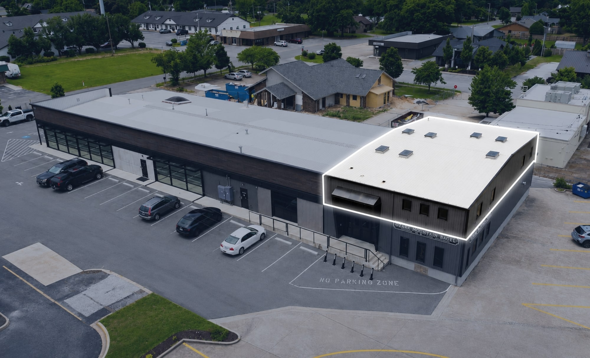 1004 NW 11th St, Bentonville, AR for lease Building Photo- Image 1 of 9