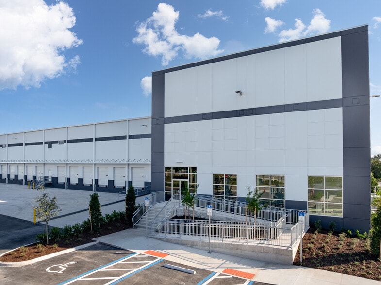 350 Gills Dr, Orlando, FL for lease - Building Photo - Image 3 of 7