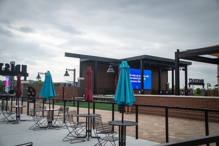 16985 N Outer Forty Dr, Chesterfield, MO for lease - Building Photo - Image 3 of 5