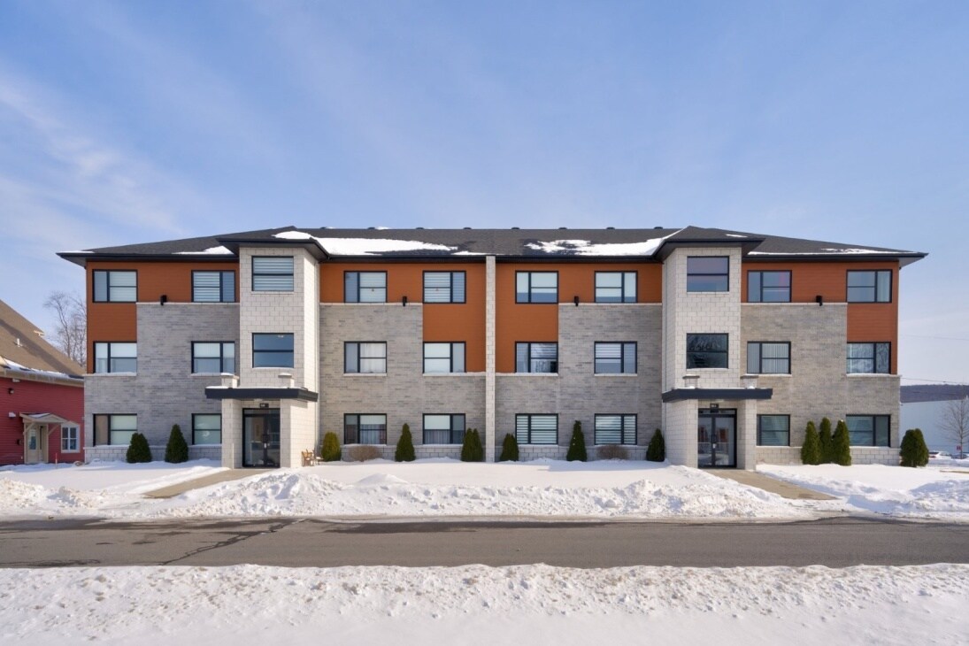 141-143 Rue Nelson, Cowansville, QC à vendre Photo du bâtiment- Image 1 de 1