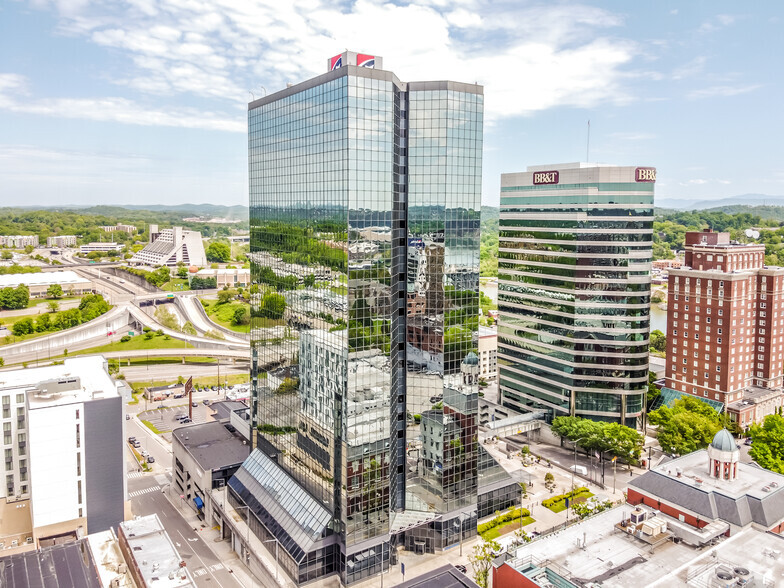 800 S Gay St, Knoxville, TN for lease - Building Photo - Image 1 of 9