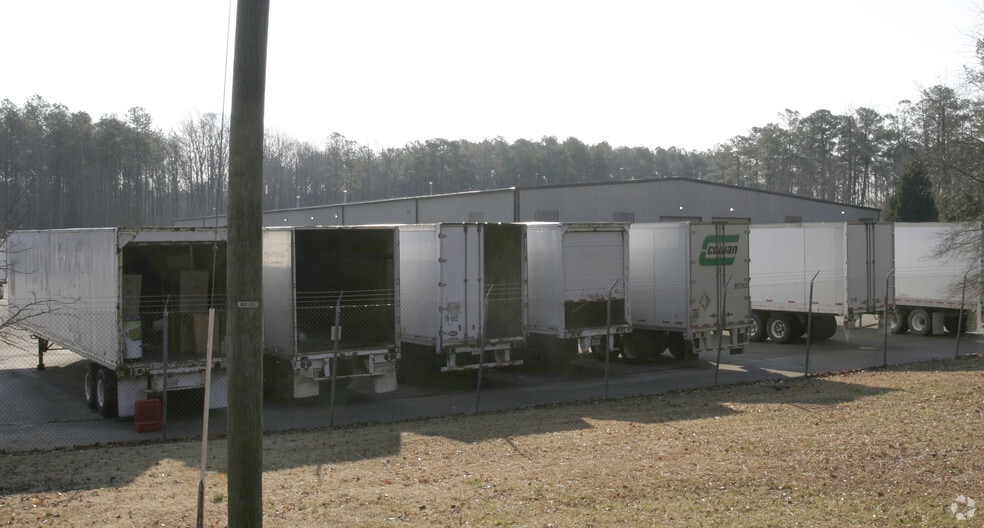 111 Seaford Rd, Seaford, VA for lease - Building Photo - Image 2 of 2