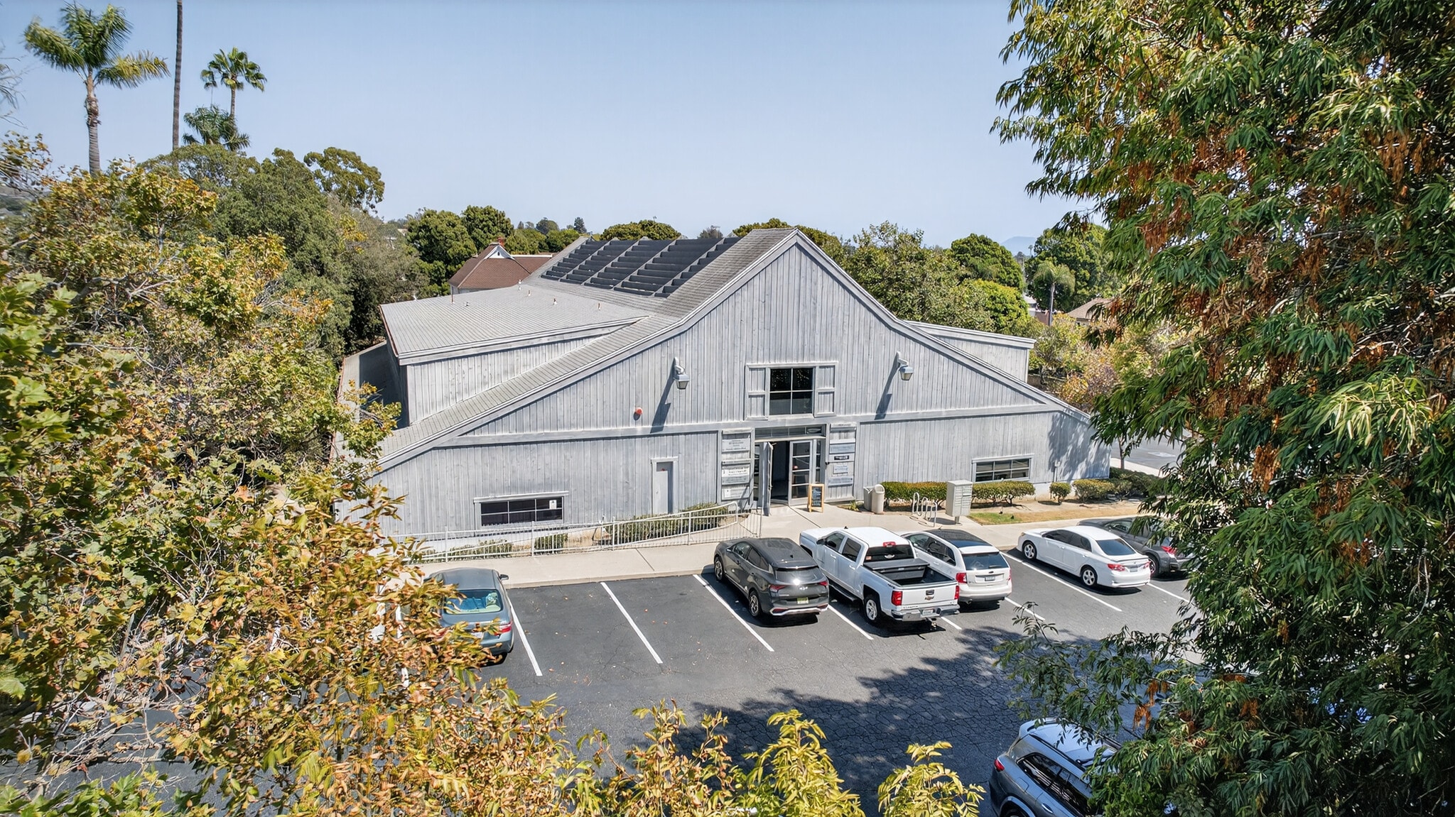 4080 Loma Vista Rd, Ventura, CA for lease Primary Photo- Image 1 of 19