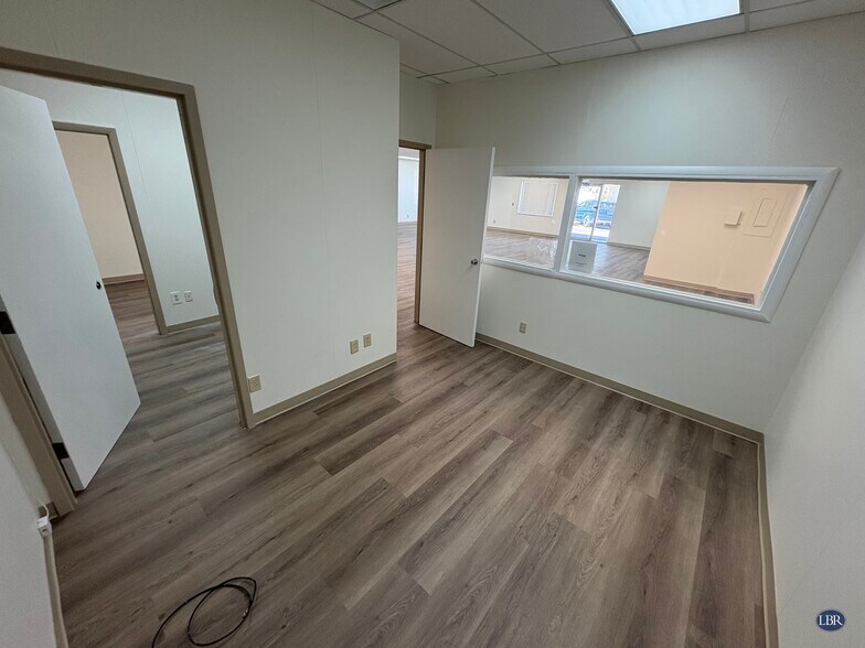 129 W Hibiscus Blvd, Melbourne, FL à louer - Photo du bâtiment - Image 3 de 9