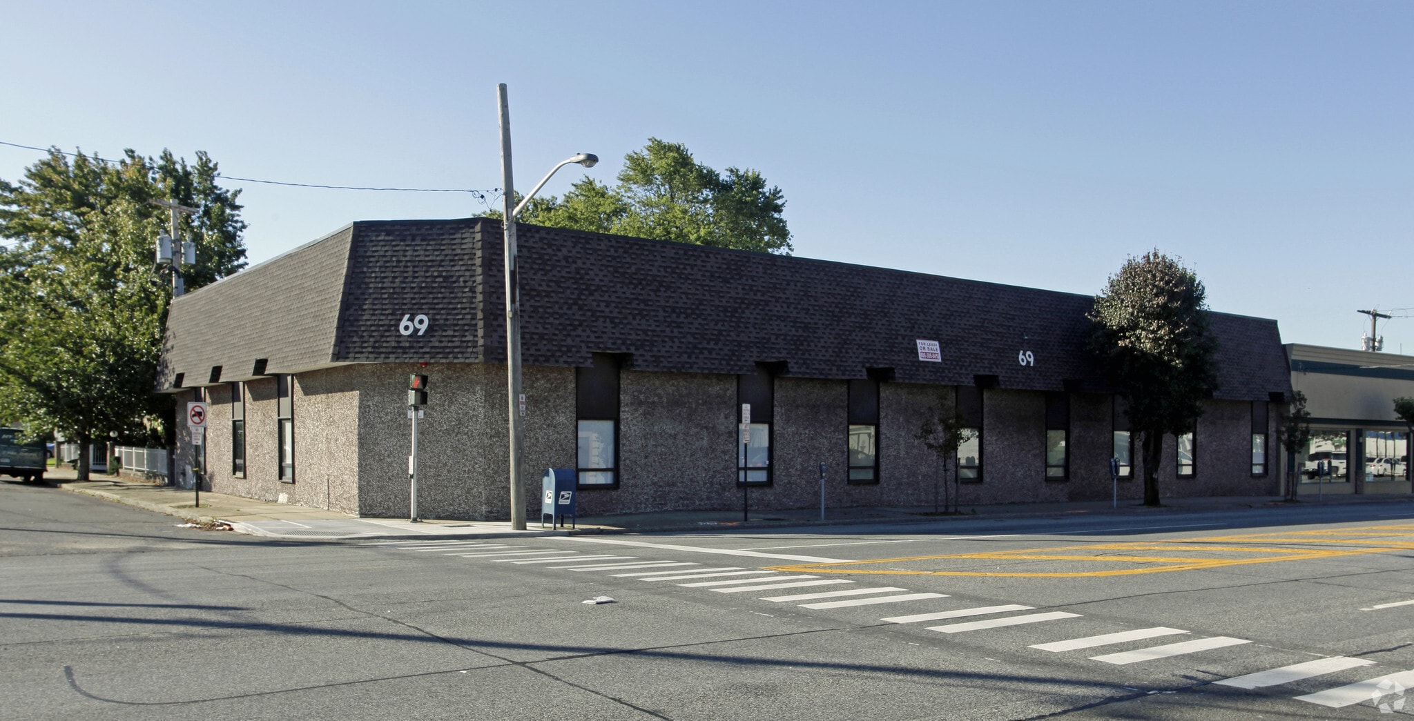 69 E Jericho Tpke, Mineola, NY for sale Primary Photo- Image 1 of 6
