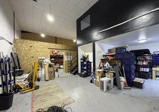 Flex in Marines for lease Interior Photo- Image 1 of 9