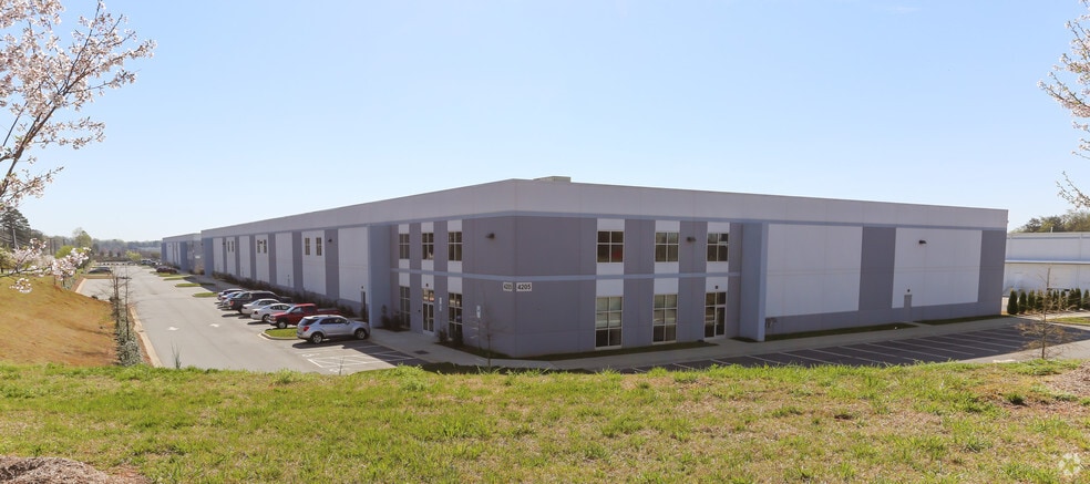 4205 Shopton Rd, Charlotte, NC for lease - Building Photo - Image 1 of 7