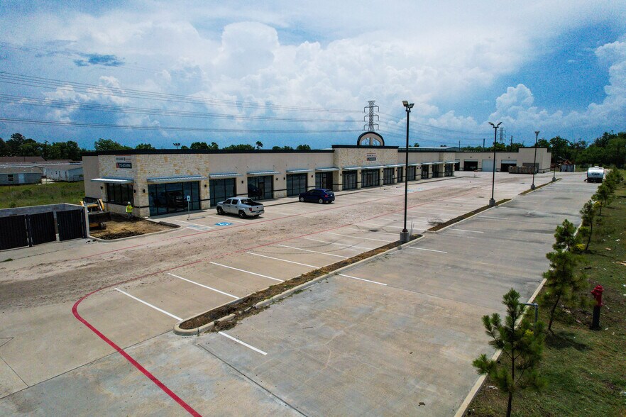 1130 Aldine Bender Rd, Houston, TX à louer - Photo du bâtiment - Image 2 de 4