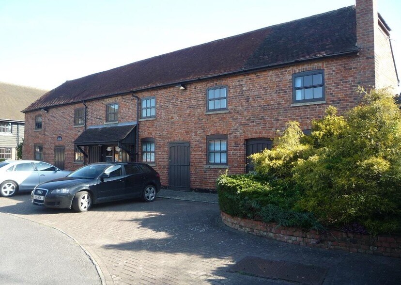 Grange Rd, Tongham à louer - Photo du bâtiment - Image 3 de 4