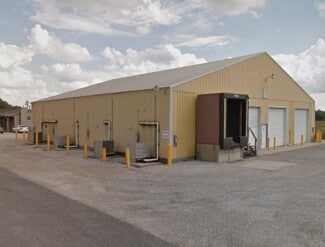 Plus de détails pour 704 W 8th St, Staunton, IL - Industriel à vendre