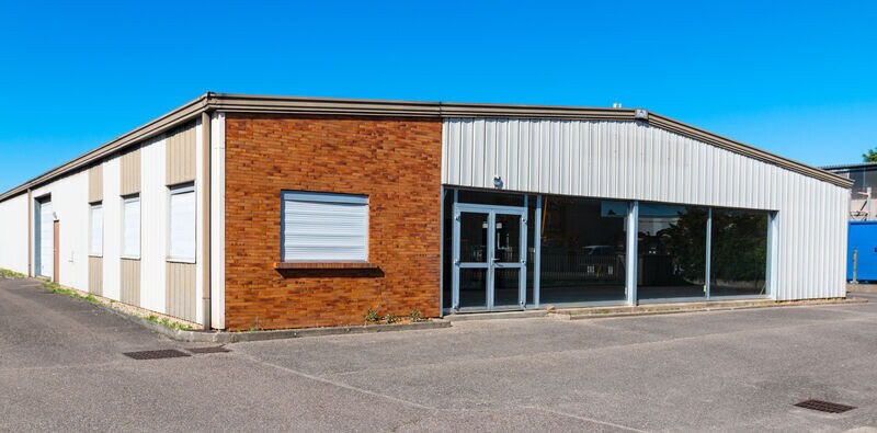 Flex in Chassieu for lease - Building Photo - Image 2 of 11