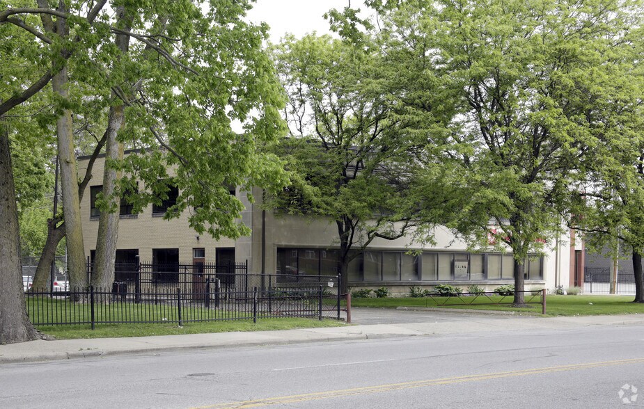 3590 N Meridian St, Indianapolis, IN à louer - Photo du bâtiment - Image 2 de 3