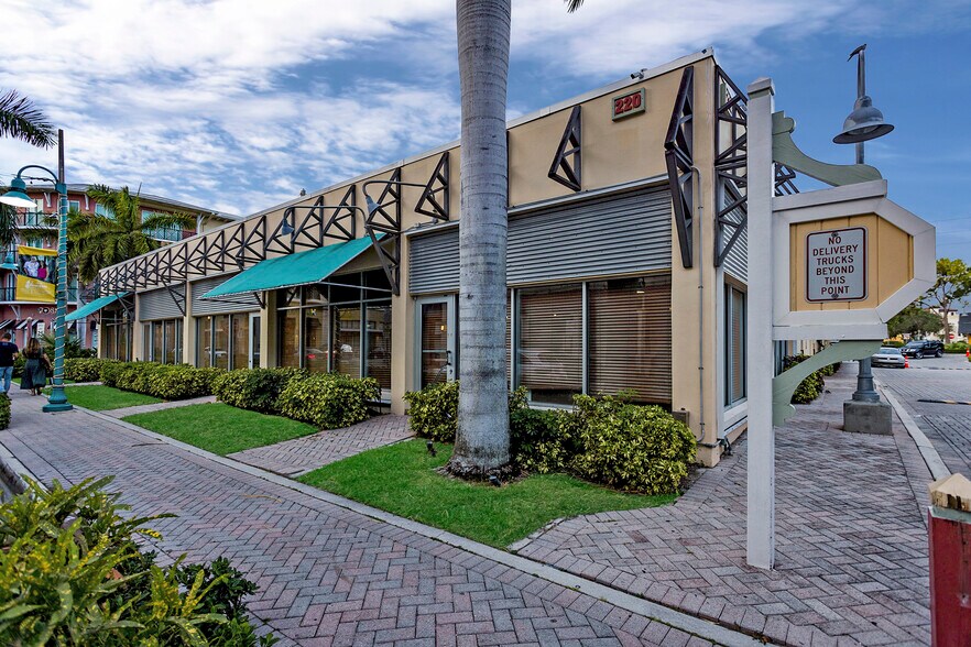 220 NE 1st St, Delray Beach, FL à louer - Photo du bâtiment - Image 3 de 4